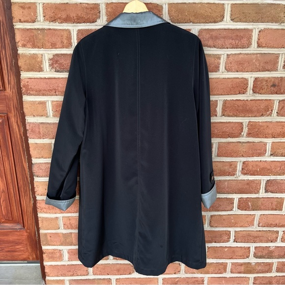 Ladies lightweight trench/raincoat. size medium - Picture 2 of 15